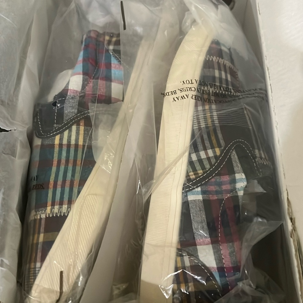 Brand New Club Room Men’s Blue madras Plaid Tate Sneakers Shoes size 8